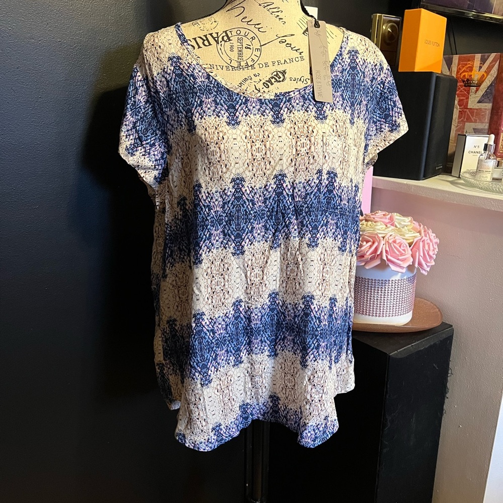 NWT Rose & Thyme top